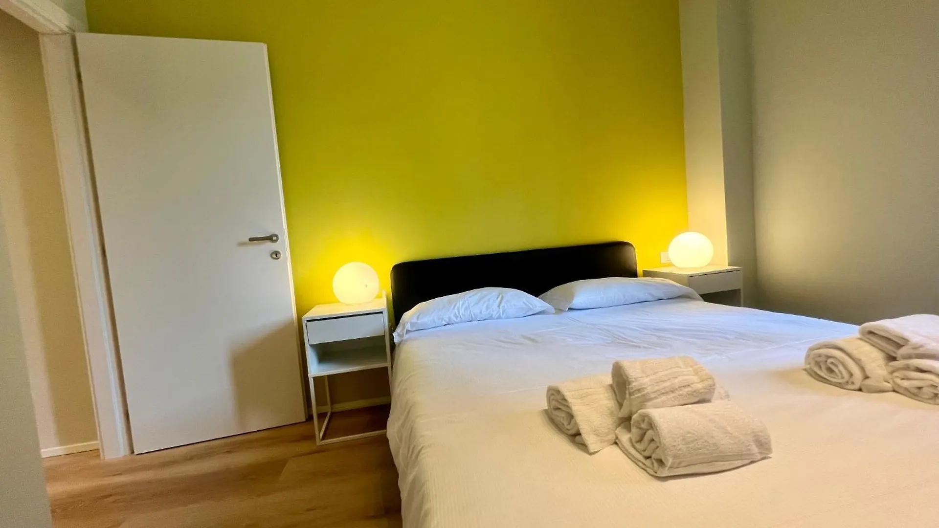 Hc Short Stay Villasanta Apartment